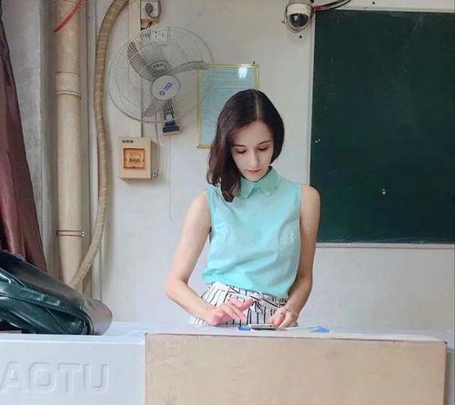 诺米走红不忘家乡小涵娱乐吃瓜,小涵娱乐吃瓜见证友谊